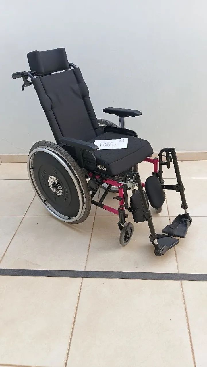  Cadeira de rodas 