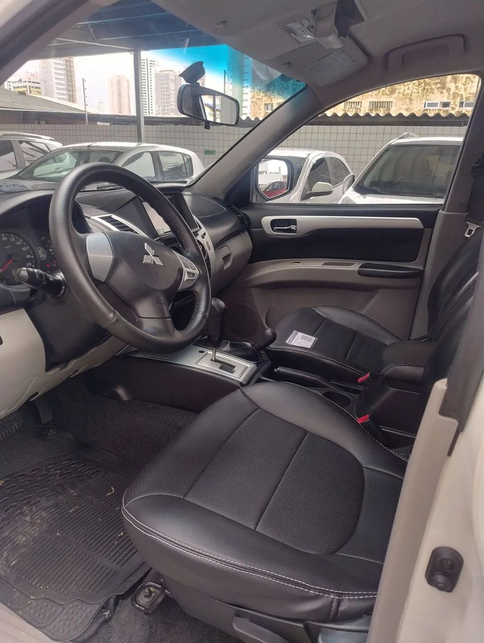 Mitsubishi Pajero 2015