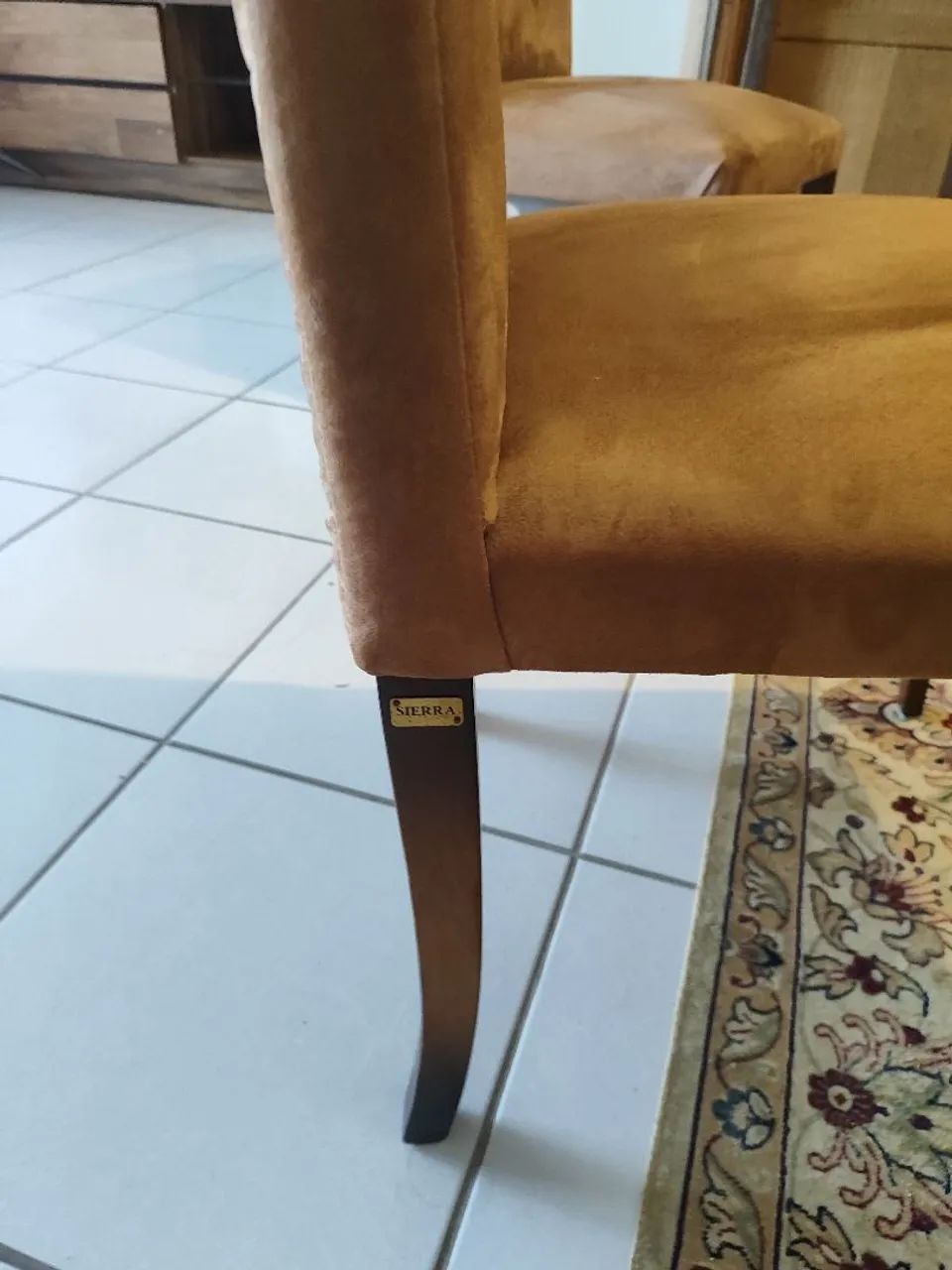Mesa de jantar tampo de vidro marca Sierra  - Foto 5