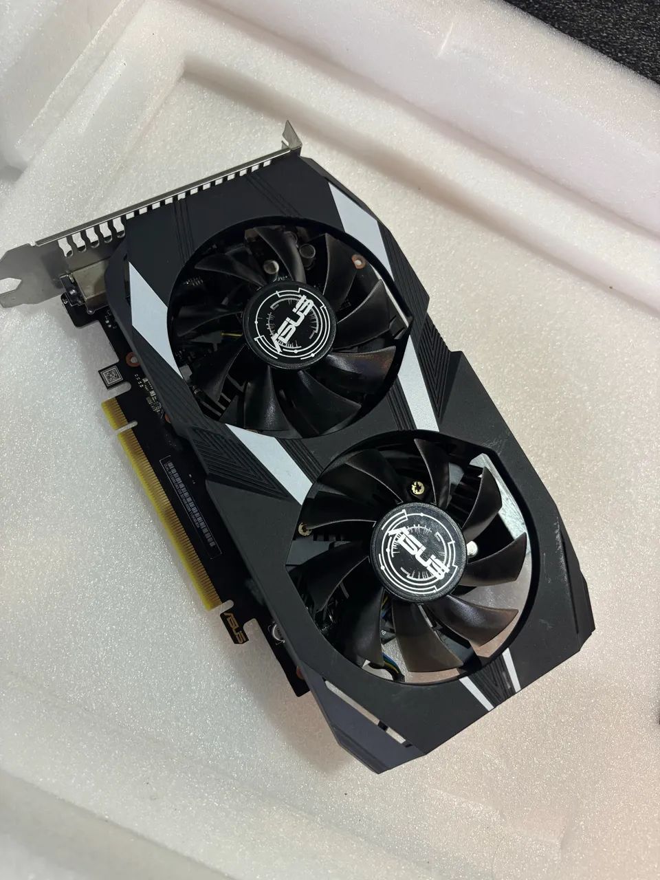 Asus Rtx 3050 6gb com caixa