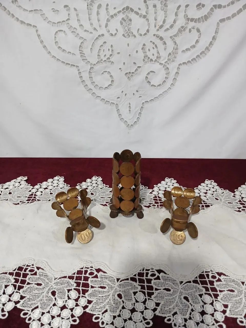 Conjunto Antigo - Castiçais e Porta-Moedas com Moedas da Época - Foto 3