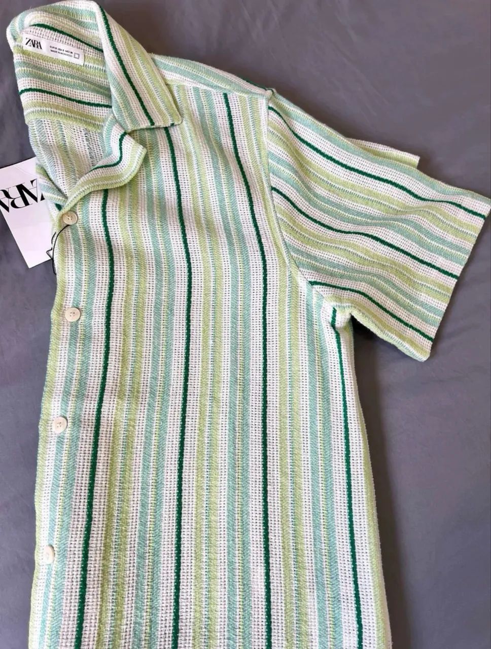 Camisa Listrada Verde e Branca P/M Zara - Foto 4