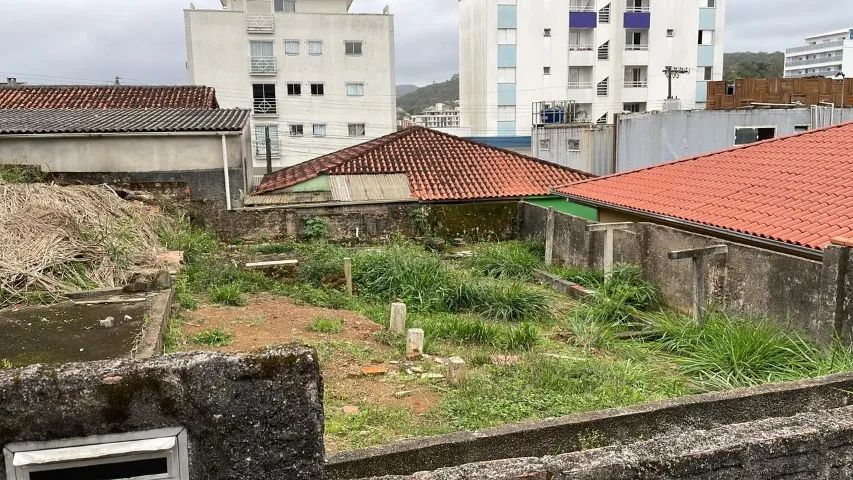 TERRENO À VENDA |  PANTANAL - FLORIANÓPOLIS