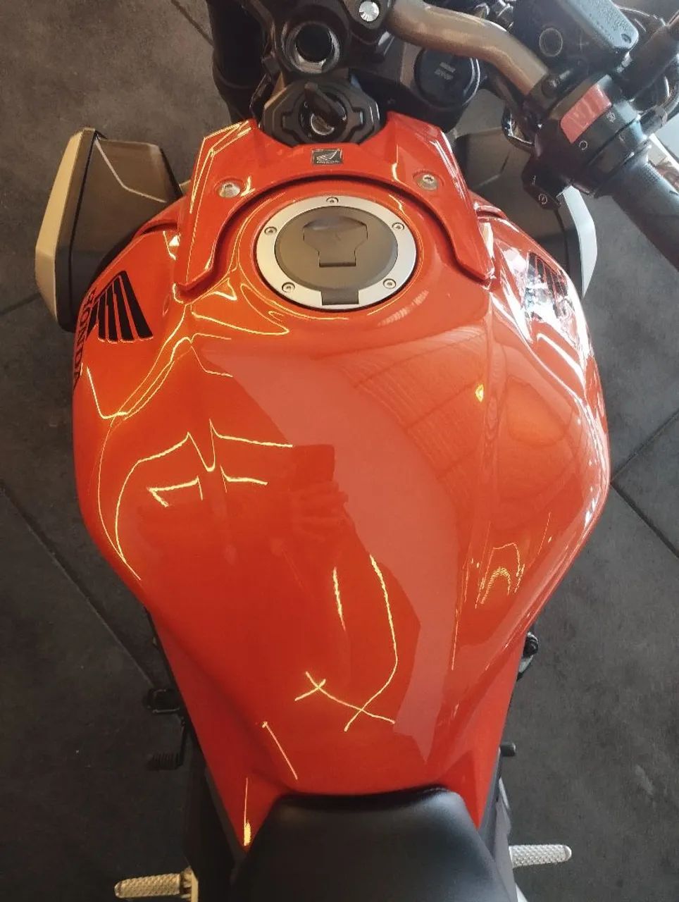 CB 650 R 2024 - Foto 3
