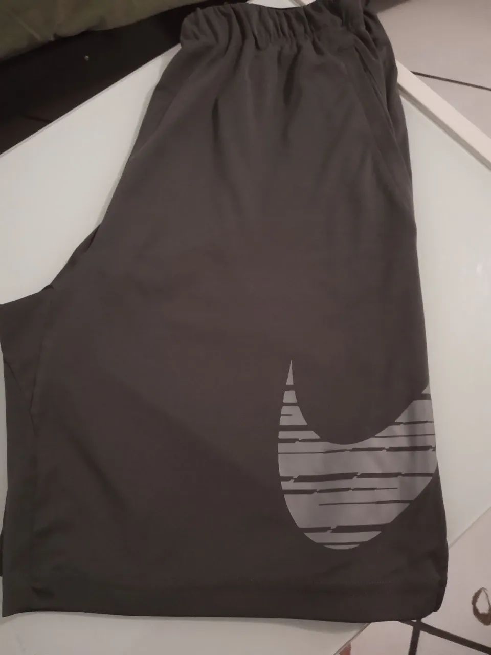 Duas Bermudas  Nike (M) - Foto 2