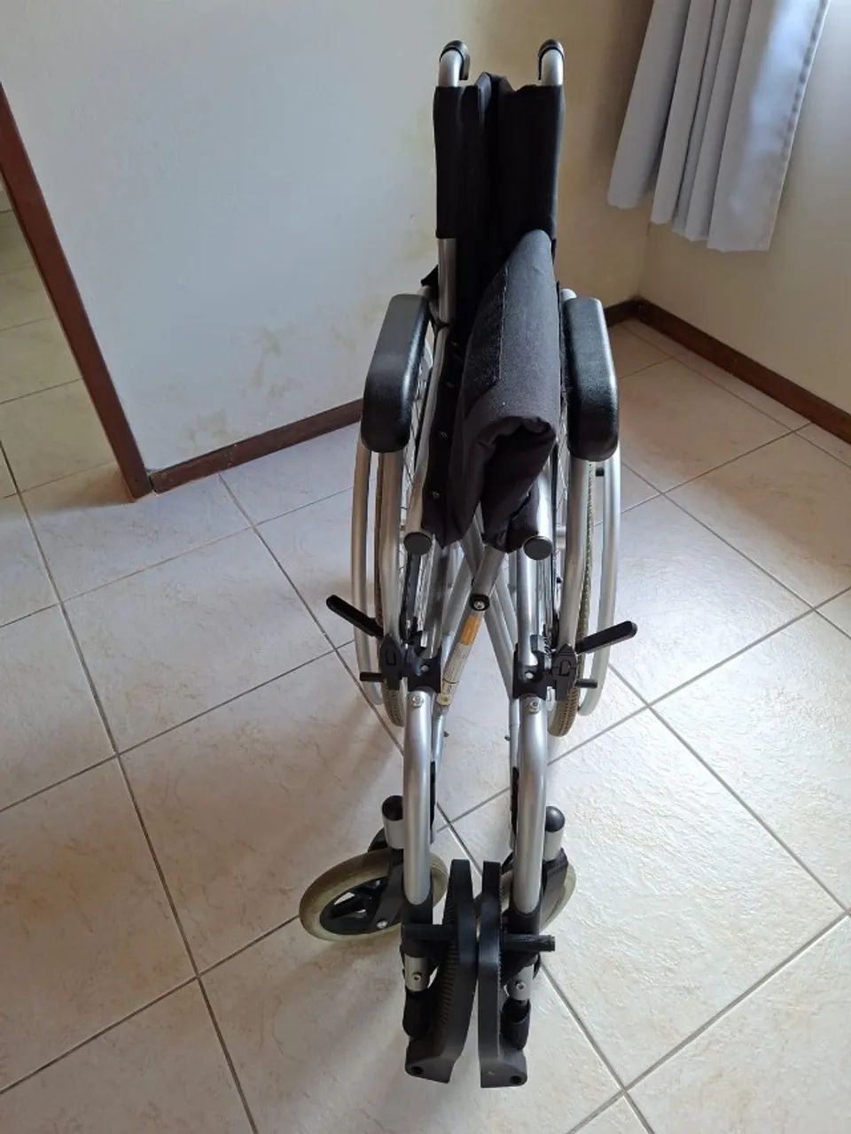 Cadeira de Rodas CDS Confort em Alumínio - assento aprox. 42 cm - Foto 3