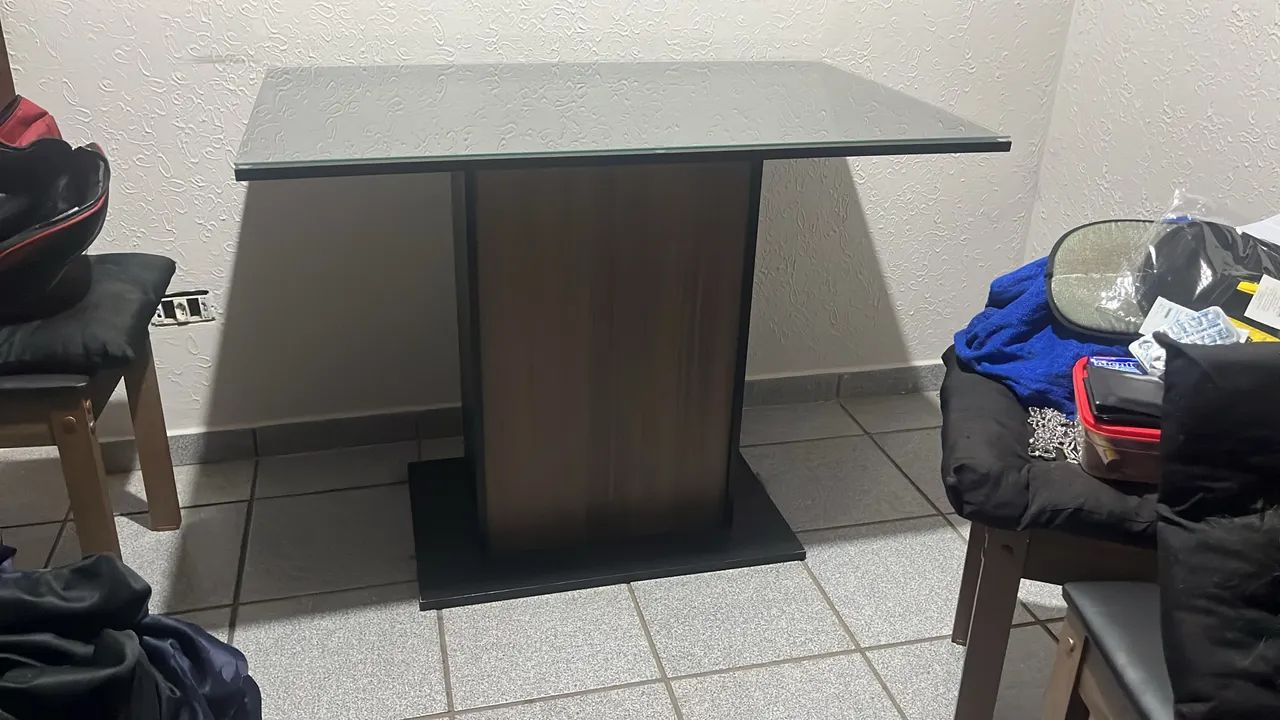 Mesa usada preta tampo de vidro  - Foto 2