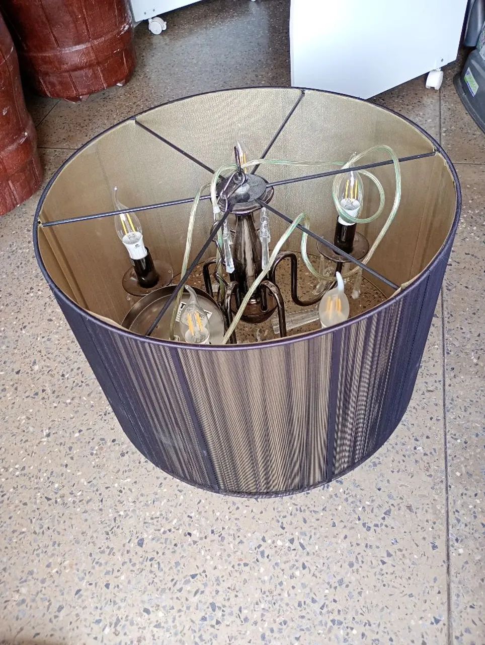 Lustre com pedrarias e lâmpadas tudo funcionando perfeitamente  - Foto 5