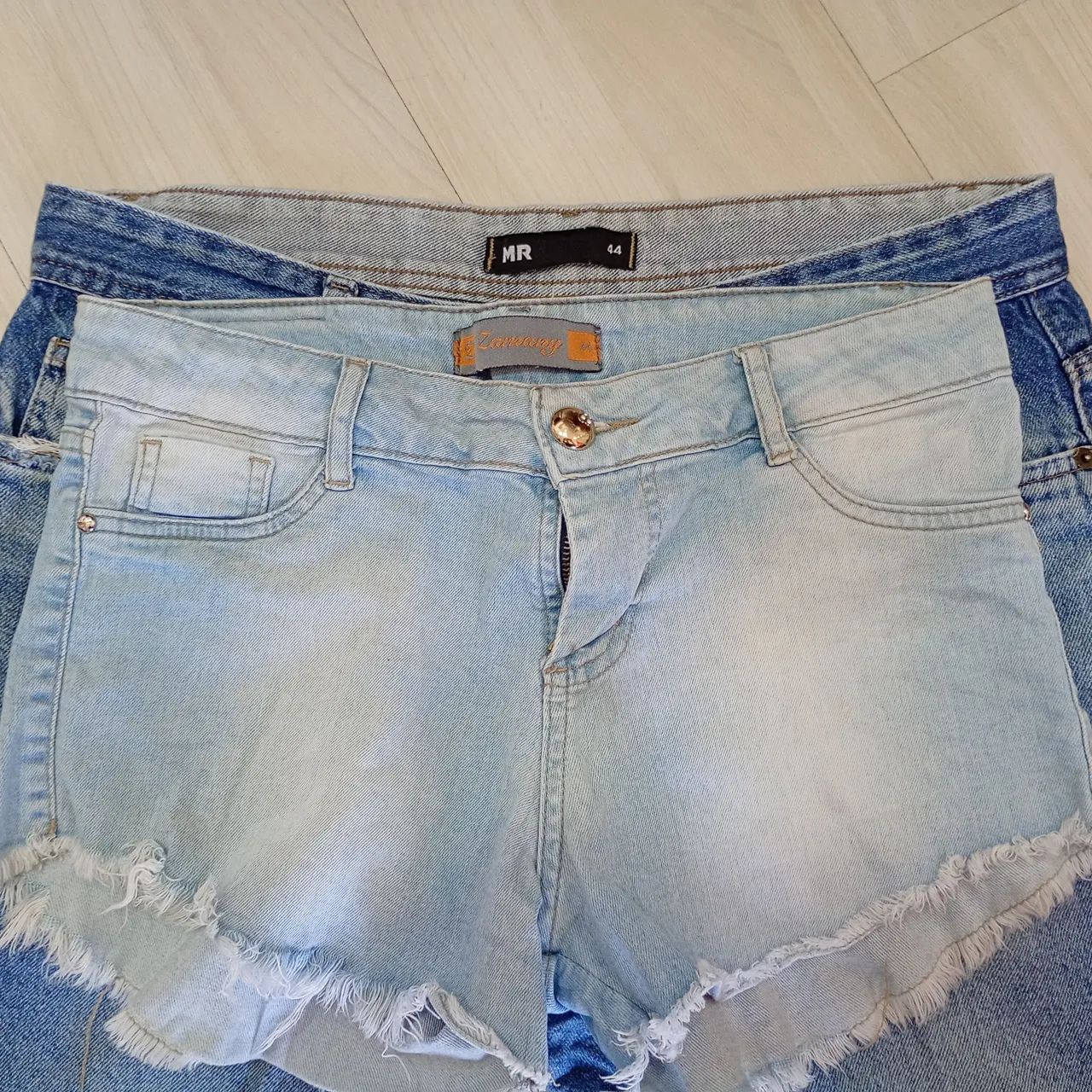 2 shorts femininos tamanho 44 - Foto 3