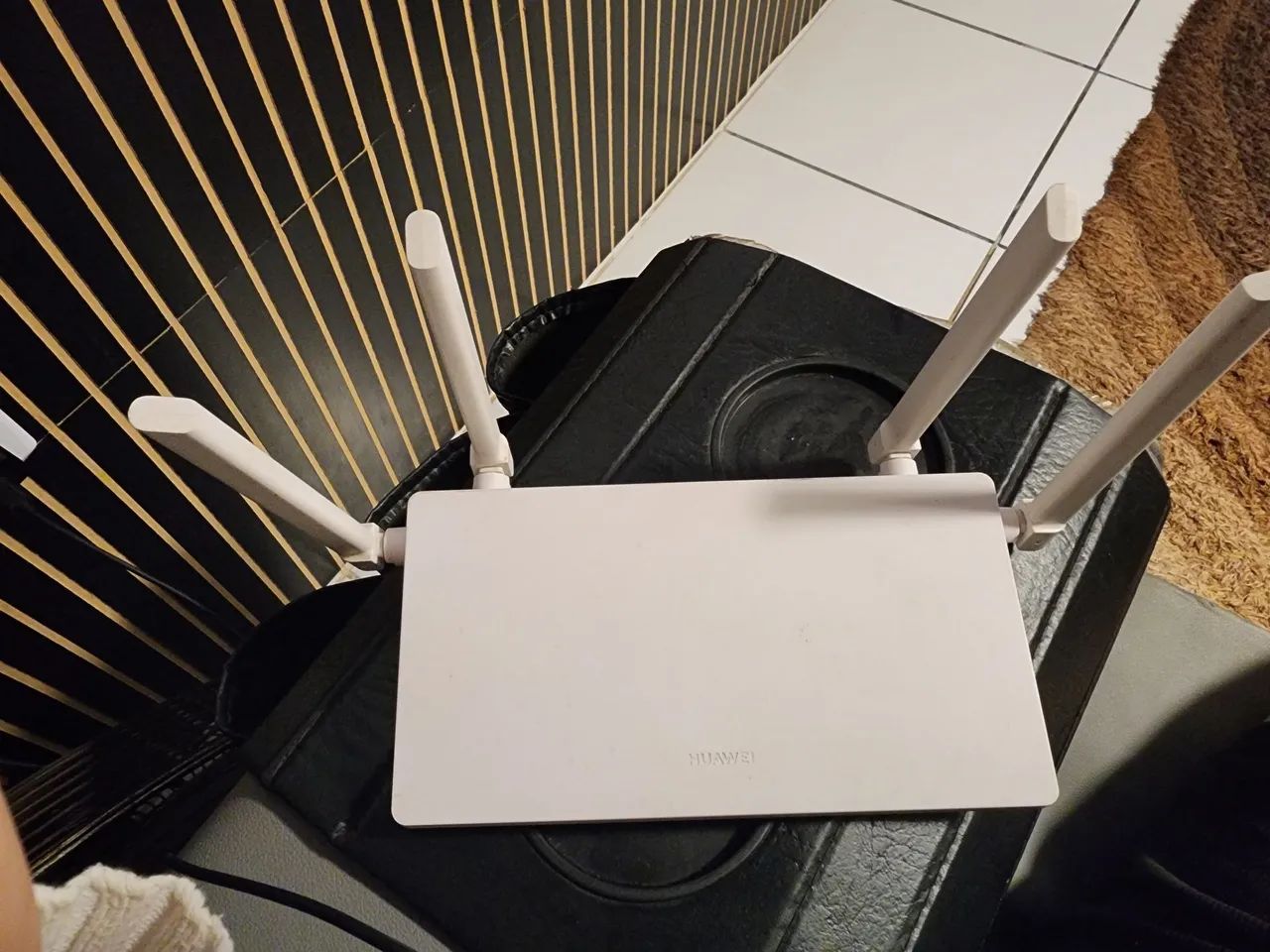 Roteador Wi-Fi marca Huawei