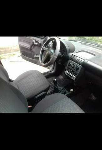 Vende-se Corsa sedan 2008 completo (ar ,trava e direção)