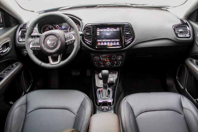 JEEP JEEP COMPASS LIMITED DIESEL 2.0 - Foto 17