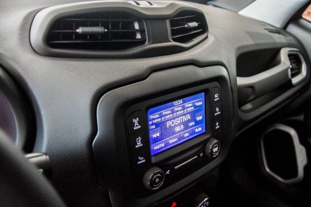 JEEP RENEGADE SPORT 1.8 FLEX AUT - Foto 15