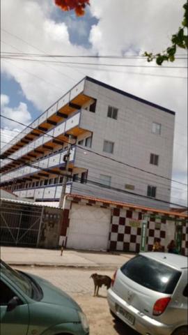 Kitnet's em pau amarelo ótima localização - Foto 2