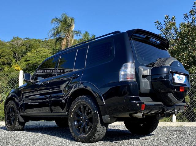 Pajero Full HPE 3.2 diesel ano 2011 4x4 Pneus BF Impecável - Foto 4