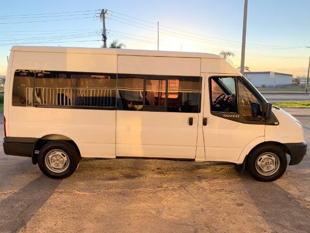 Ford Transit 350L 2013 excelente estado. Opção 20 lugares Ac Troca Ducato Sprinter master - Foto 3