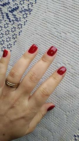 Contrata-se , manicure com experiência