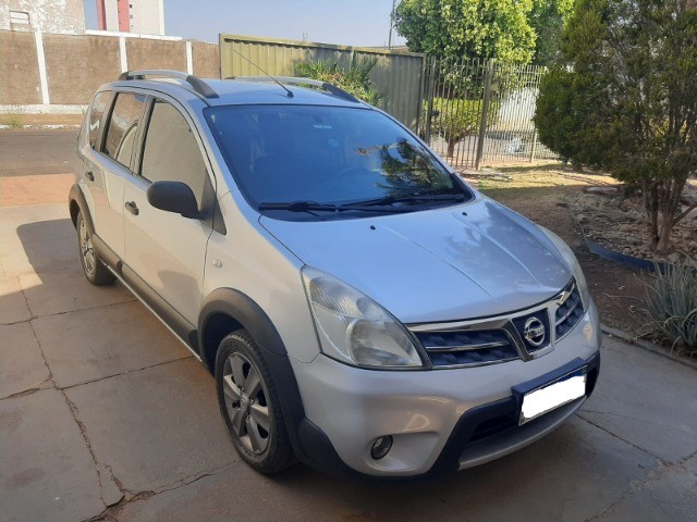 NISSAN LIVINA 2013 1.8 AT