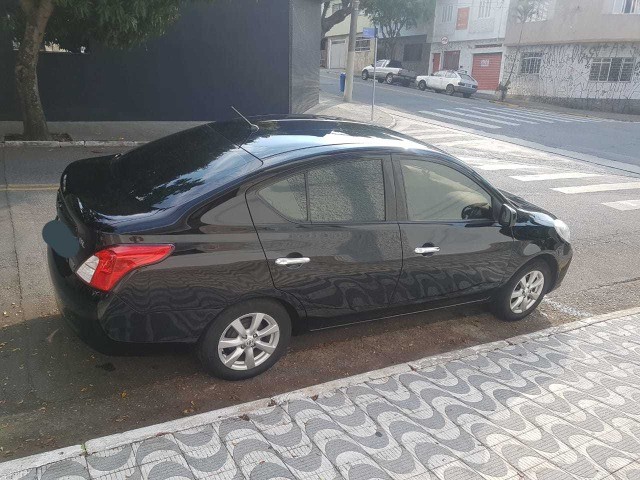 NISSAN VERSA SL 2014/2014