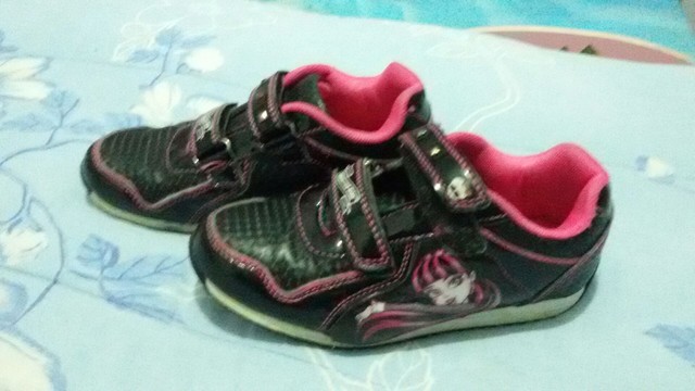 Tênis monster high n 30 - Foto 2