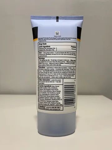 Neutrogena Sunscreen Lotion SPF 45, Ultra Sheer Dry Touch, 147 mL 