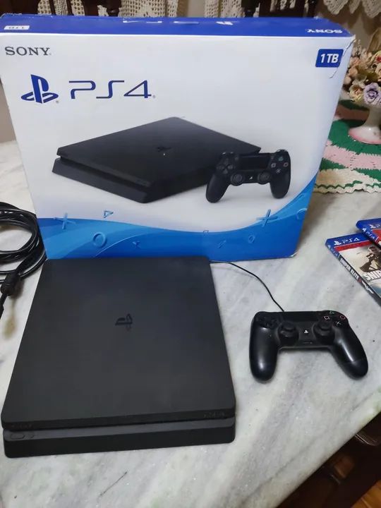 Playstation 4 Slim 1TB - Usado Ótimo estado 