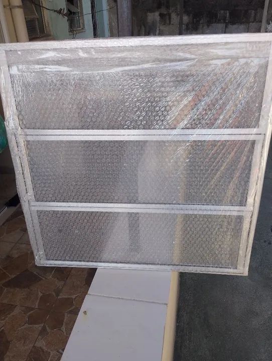 Janela de alumínio branco ou brilho e com grade,portas. Temos basculante a partir de 100,. - Foto 6