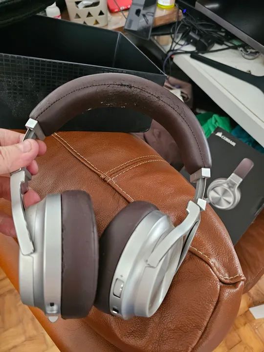 Fones de Ouvido Sem Fio - Corsair Virtuoso RGB 7.1