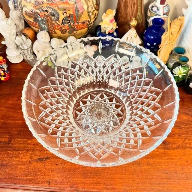 Centro de mesa em cristal com lapidação rica e detalhada. - Foto 5