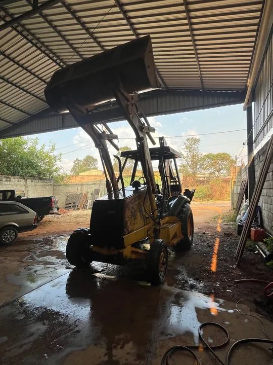 Retroescavadeira CASE 580L  - Foto 5