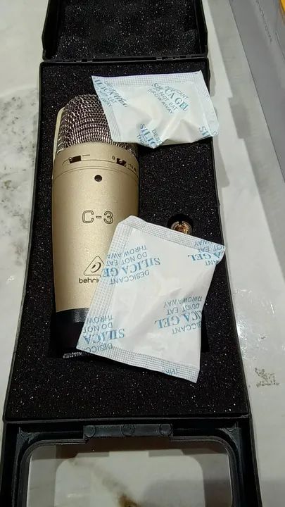 Microfone condensador multipadrão Behringer C3 - Oddity Gold Color - Foto 3