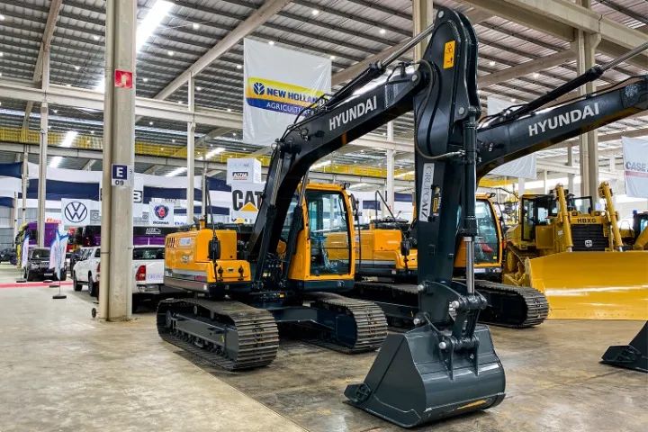 Escavadeira Hidráulica Hyundai R150LC-9 111hp 15T 2023