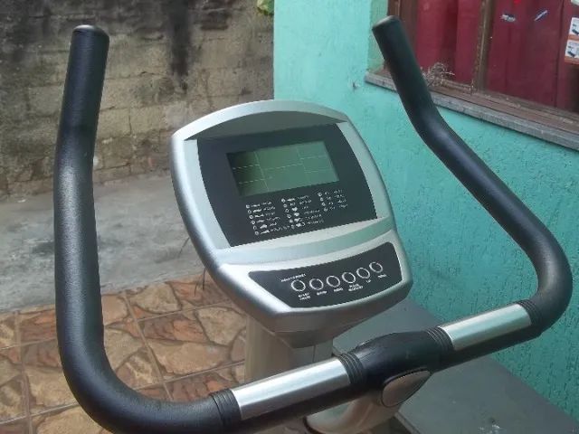 Até 10x sem juros - Bicicleta Ergométrica  Eletromagnética Vertical Queens - Profissional - Foto 3