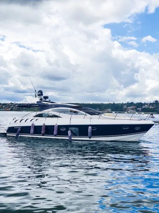 Phantom 500 HT 2007 com 2.188hrs motores diesel yanmar, gerador onan 11kvs, 25 + 1 passage