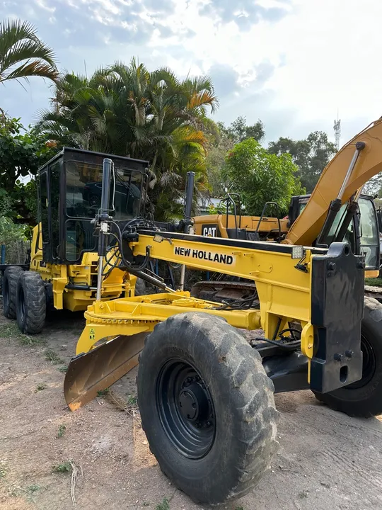 MOTONIVELADORA PATROL NEW HOLLAND 140b