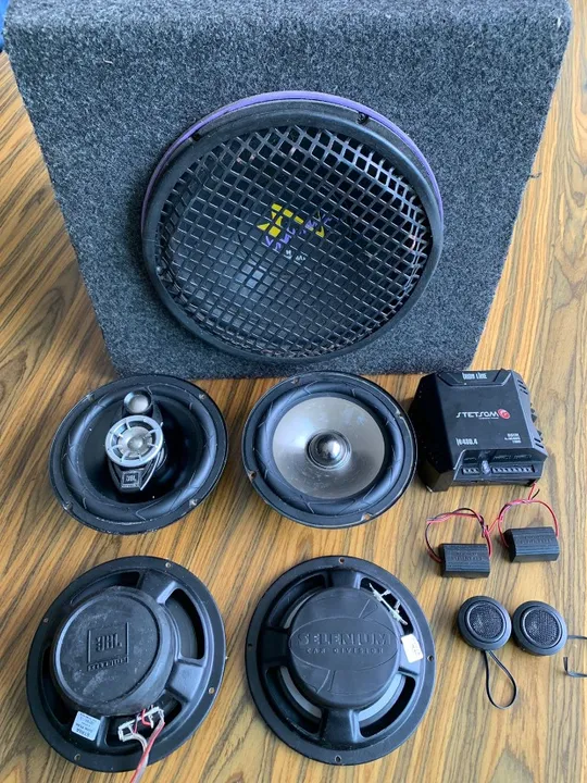 Kit COMPLETO de Som Automotivo: 4 Auto Falantes, Subwoofer e Módulo Amplificador