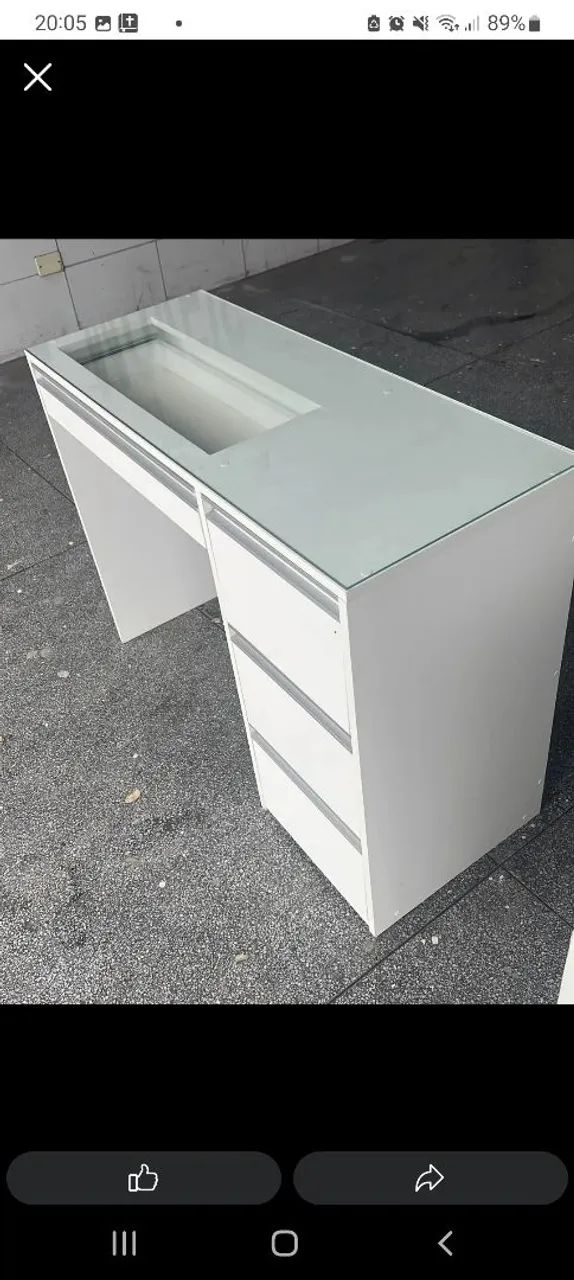 Mesa branca com tampo de vidro - Foto 2
