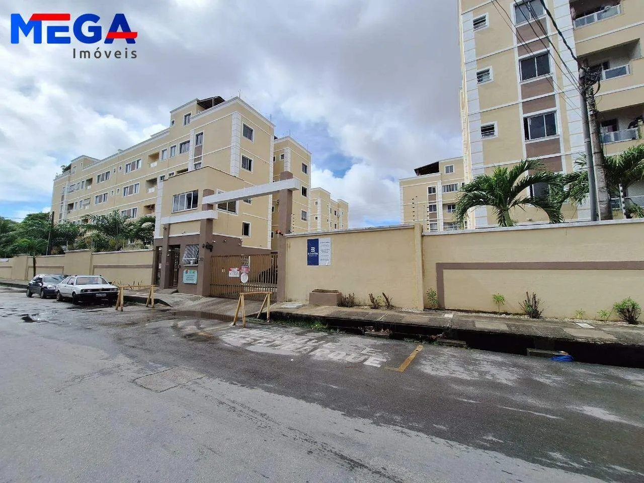 Apartamento com 2 quartos no bairro Jóquei Clube- Fortaleza - CE