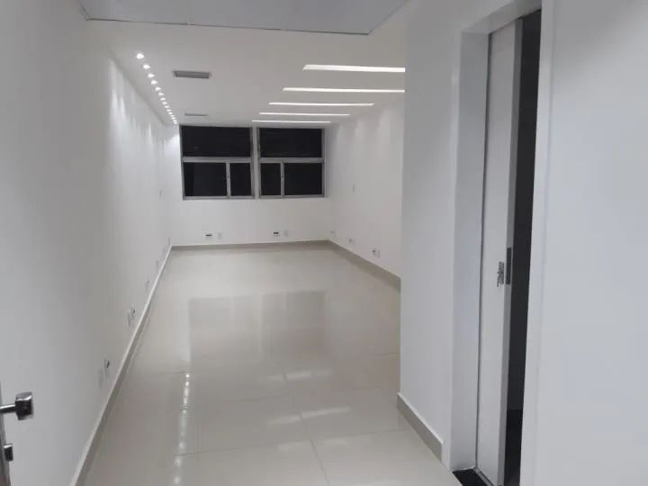 Linda Sala Comercial de 35m2 Para Locação - Completamente Reformada
