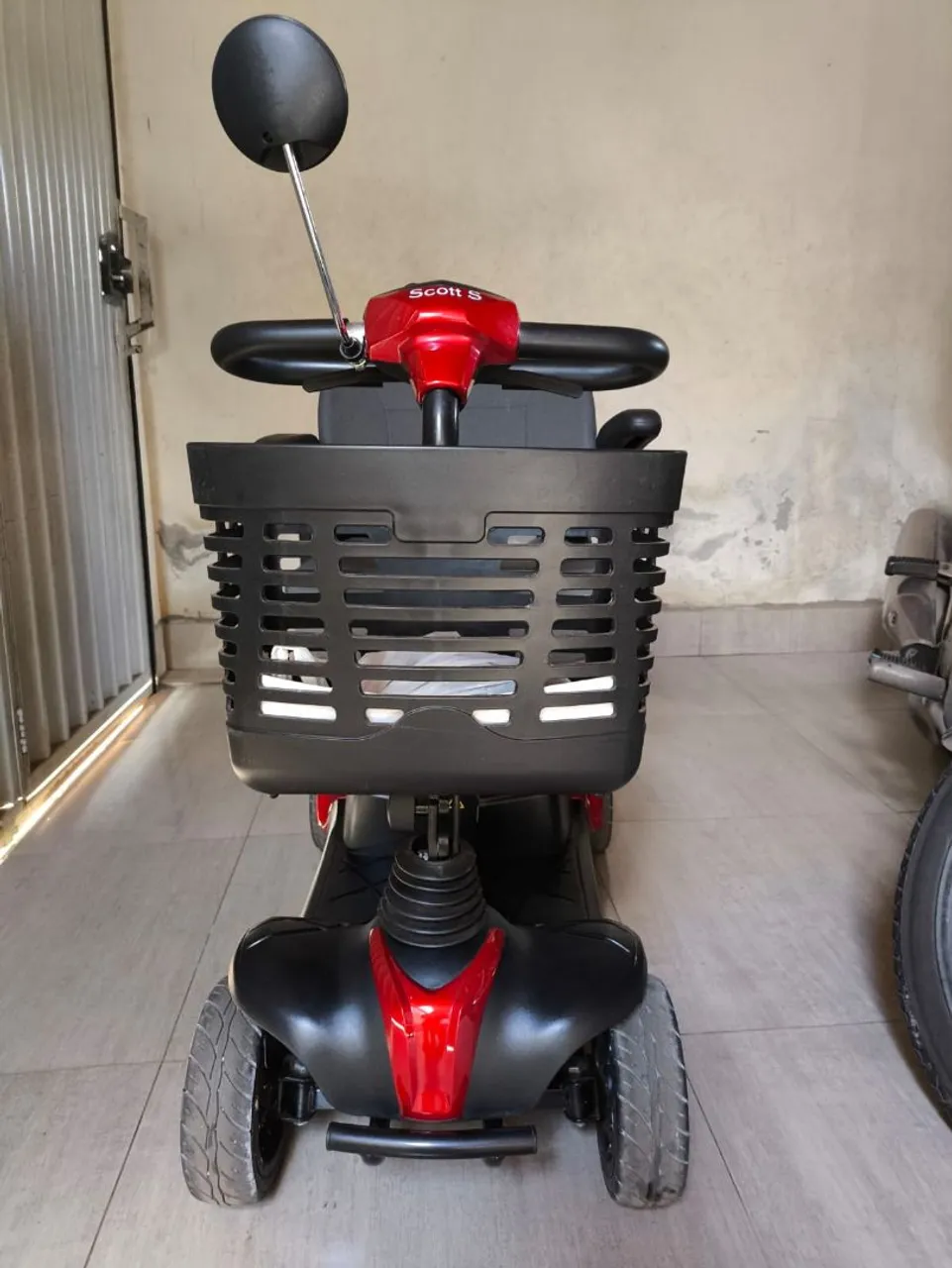 Scooter Elétrica Scott S - Conforto e Mobilidade