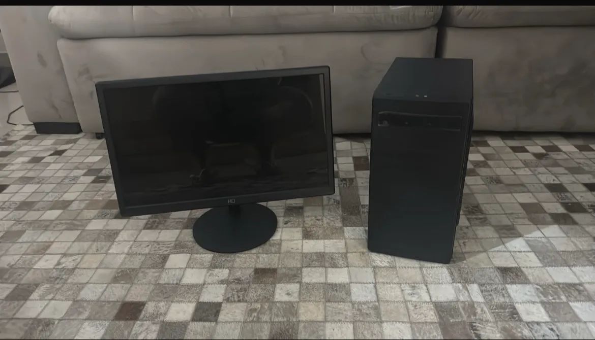 Computador com monitor