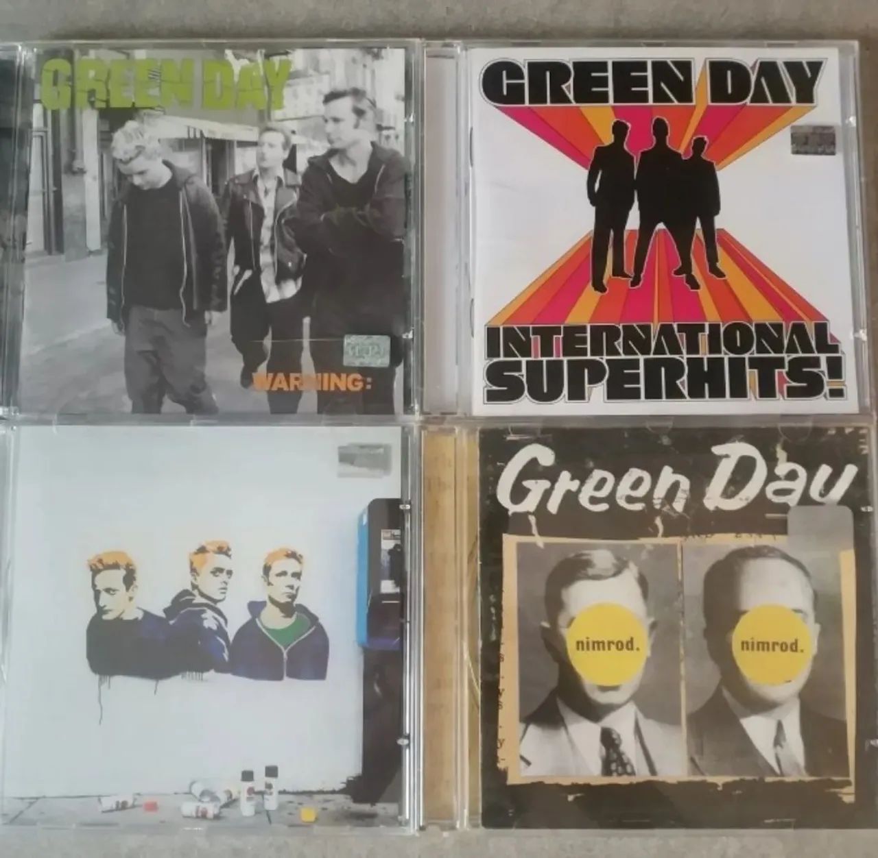 Lote Green Day e Simply Red 12 cds originais Usados.
