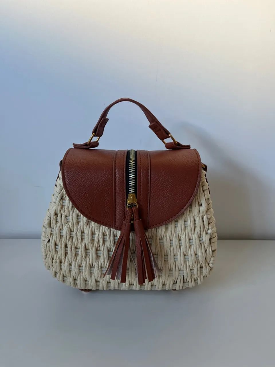 Bolsa de Mão em Palha e Couro Sintético