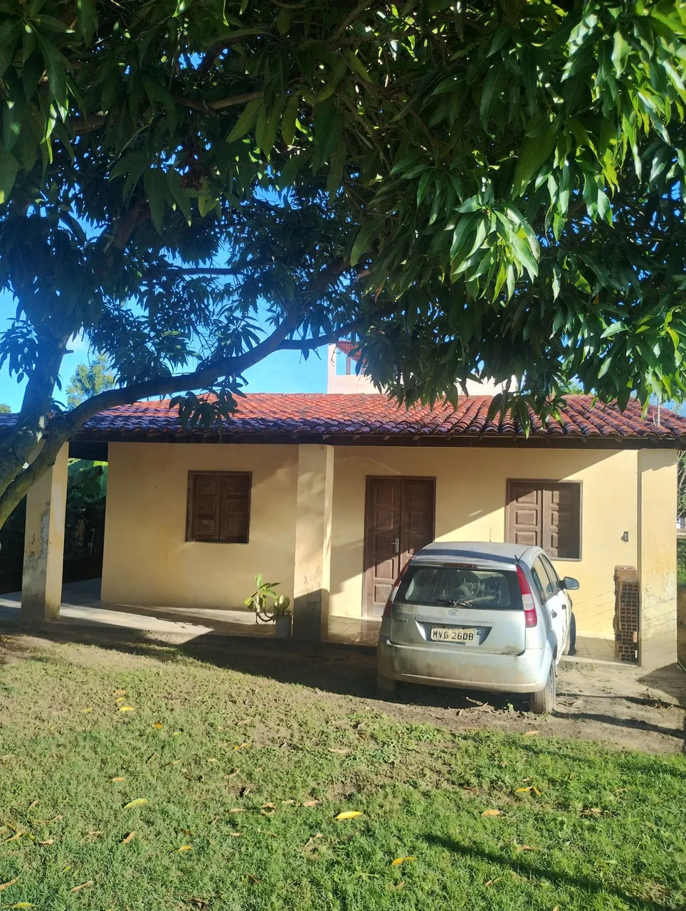 Vendo casa na zona de espassao Areia Branca com escritura do terreno
