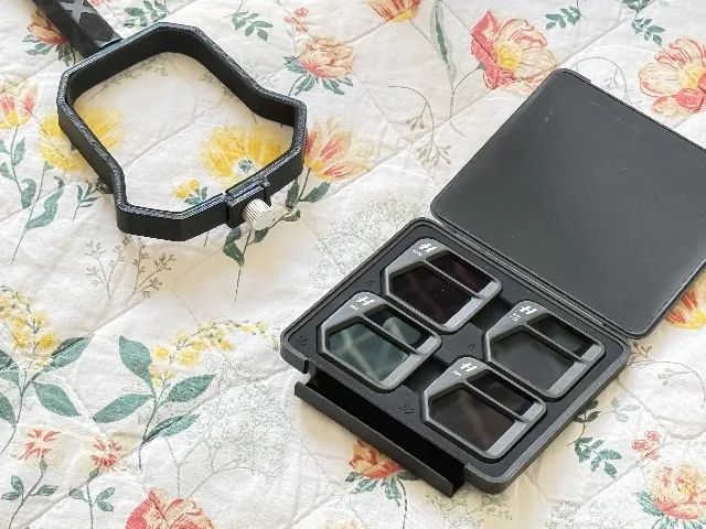 Drone DJI Mavic 3 Fly More Combo + Controle com Tela + 3 Baterias + Carregador Inteligente - Foto 3