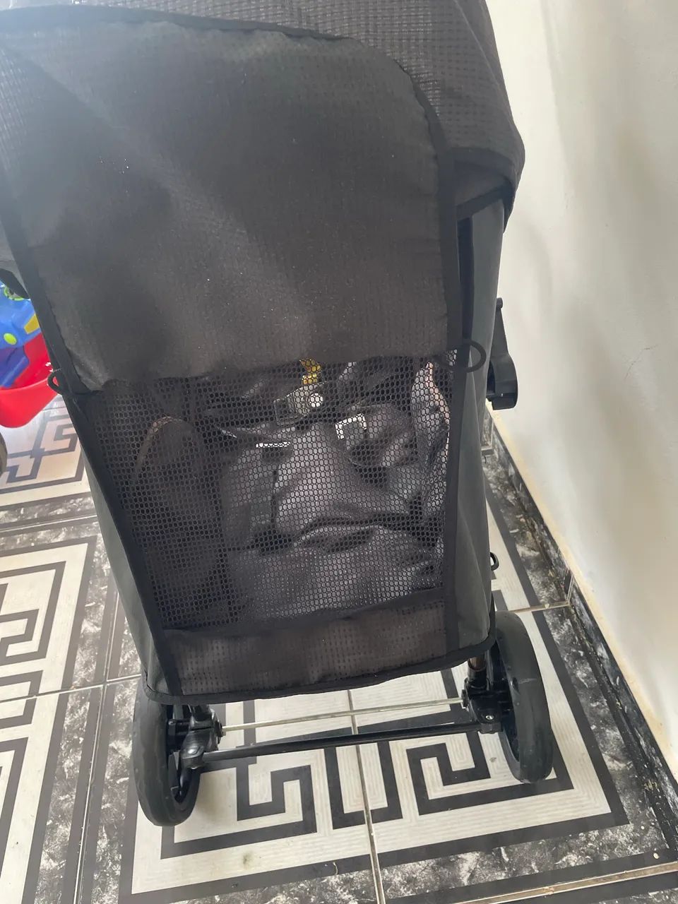 Vende-se Carrinho de bebê da galzerano bem conservado  - Foto 2