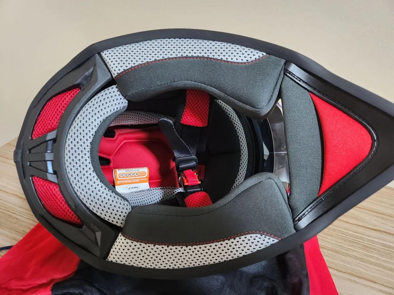 Capacete Helt 0km, nunca usado Tam. 60 - Foto 4