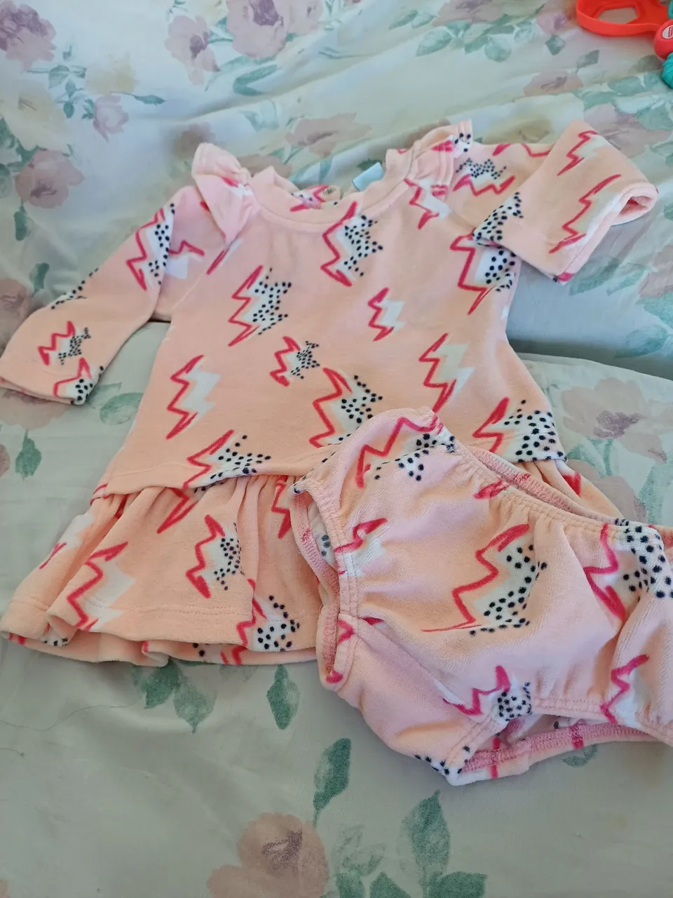 Conjunto de Roupa para Bebê - vestido e calça