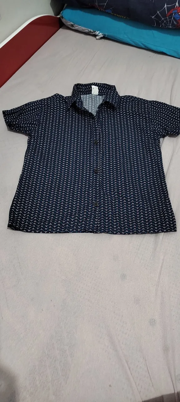 Camisa infantil estampada azul marinho
