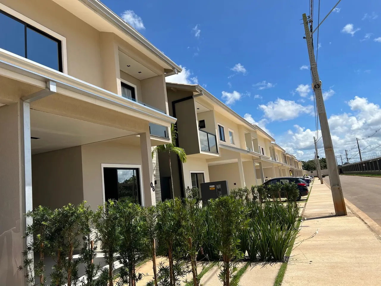 Lindo Sobrado,  Residencial  Parintins com 3 suites, Financiavel !